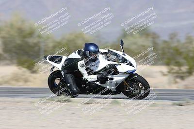 media/Dec-01-2025-Moto Forza (Mon) [[2daa91e15f]]/3-Beginner Group/Session 2 (Turn 7 Inside Pans)/